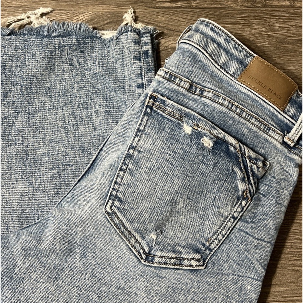Buckle Black Fit No. 53 Cropped Straight Mid Rise Distressed Jeans Size 30x28